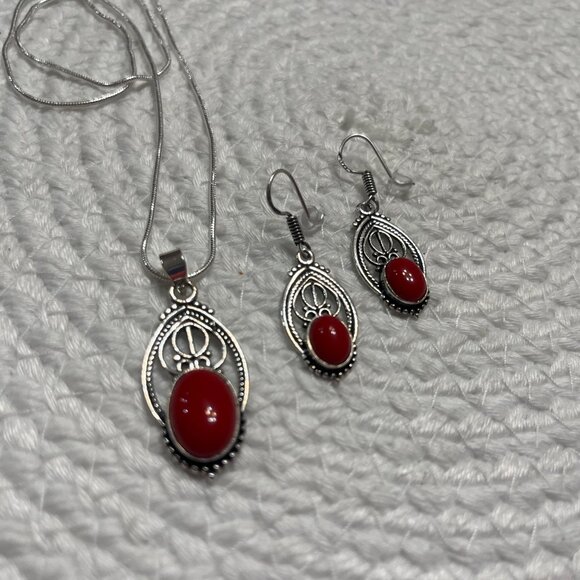 Beautiful RED CORAL Handmade Sterling 925 Pendant & Matching Earrings #498D - Picture 2 of 3